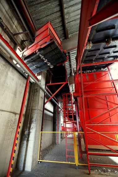 Altpapier Sortieranlage mit Ballenpresse