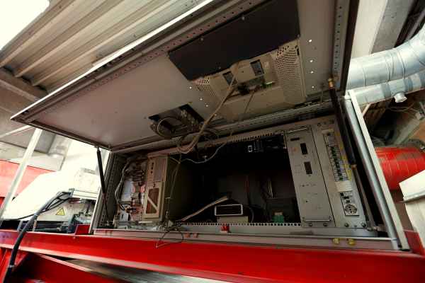 Altpapier Sortieranlage mit Ballenpresse