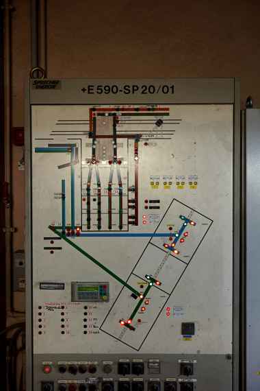 Altpapier Sortieranlage mit Ballenpresse