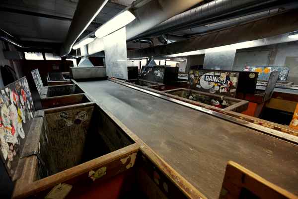 Altpapier Sortieranlage mit Ballenpresse