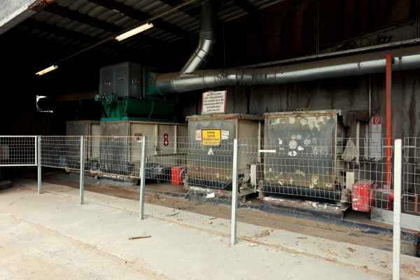 Altpapier Sortieranlage mit Ballenpresse