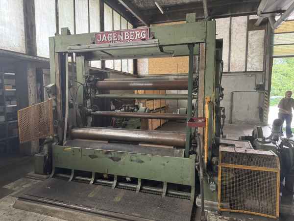 Jagenberg Vari-Dur 26-12A slitter rewinder with unwind from core
