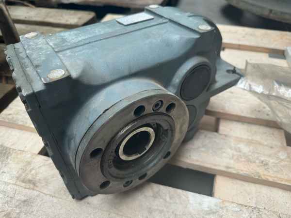 SEW Eurodrive FAZ67/A Flachgetriebe