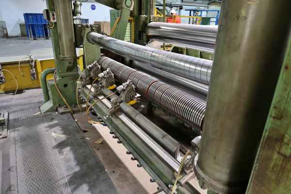 Jagenberg Vari-Dur 33-15 slitter rewinder