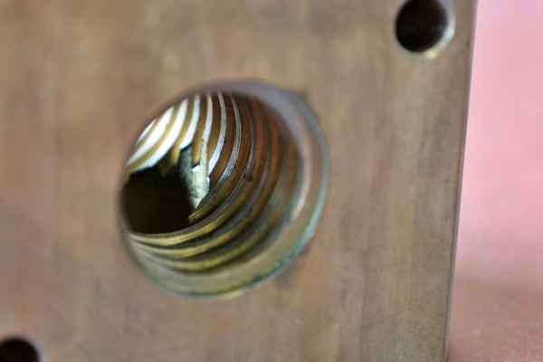 Lifting nut for RS2B