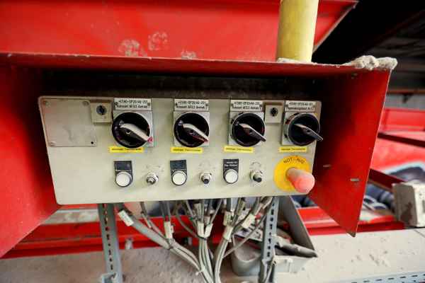 Altpapier Sortieranlage mit Ballenpresse