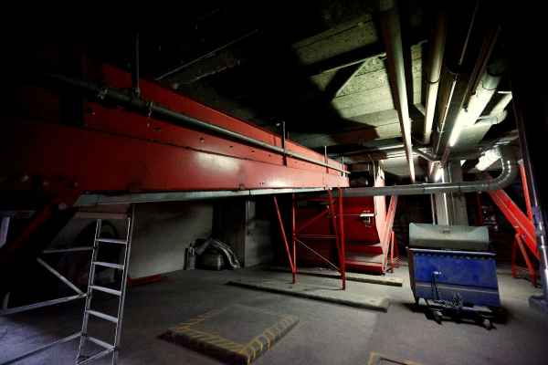 Altpapier Sortieranlage mit Ballenpresse