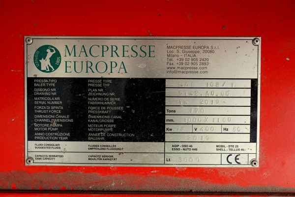 Altpapier Sortieranlage mit Ballenpresse