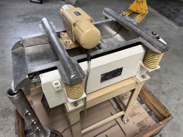 Finckh Vibrating Screen E1/0,1m2 Laboratory Screen